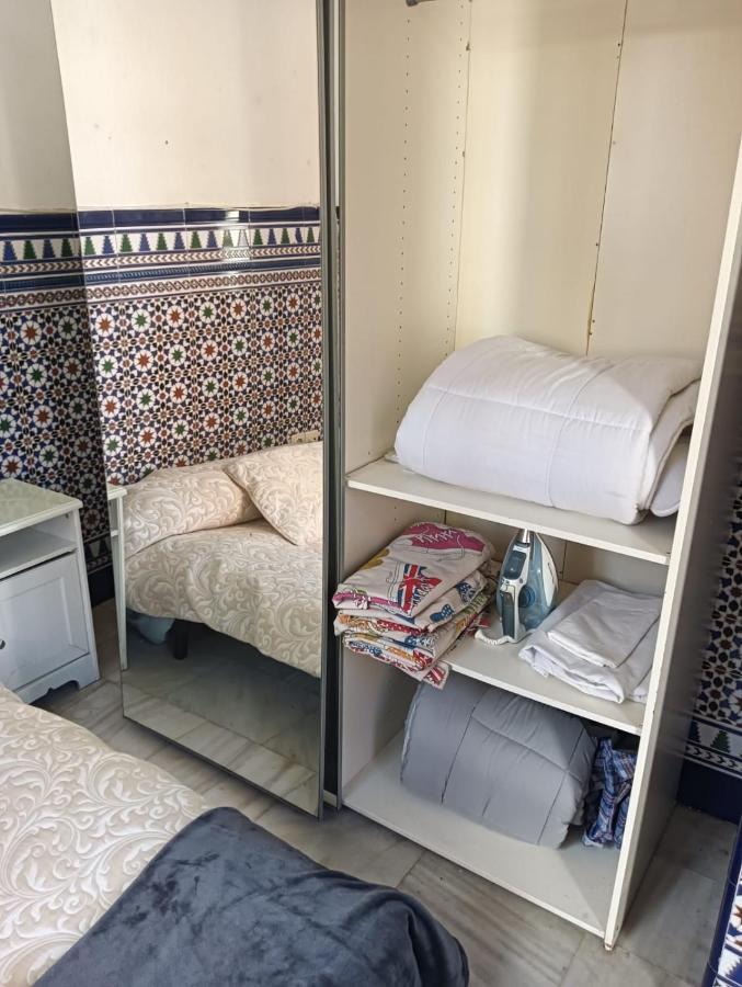 Apartamento Calle Feria Sevilla Bagian luar foto