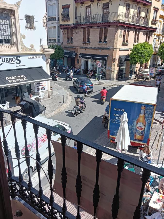 Apartamento Calle Feria Sevilla Bagian luar foto