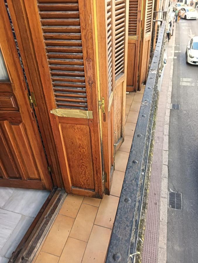 Apartamento Calle Feria Sevilla Bagian luar foto