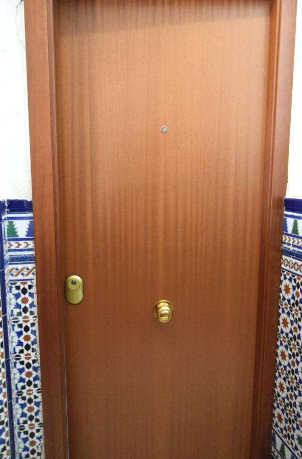 Apartamento Calle Feria Sevilla Bagian luar foto